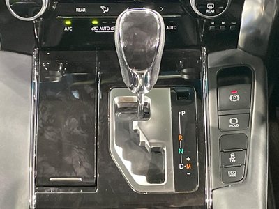 صورة 24 لـ 2023 Toyota ALPHARD