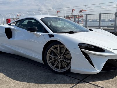 صورة 2 لـ 2023 Mclaren ARTURA