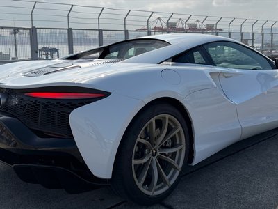 صورة 3 لـ 2023 Mclaren ARTURA