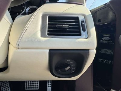 2015 Aston Martin RAPIDE — миниатюра 12