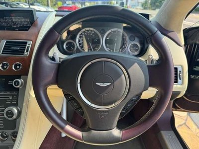 2015 Aston Martin RAPIDE — миниатюра 8