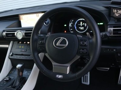 صورة 36 لـ 2019 Lexus RC