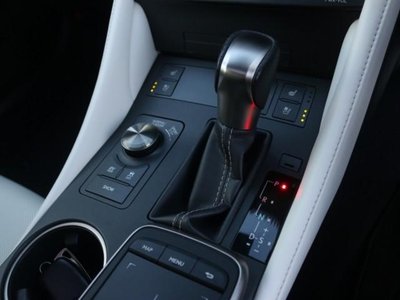 صورة 32 لـ 2019 Lexus RC