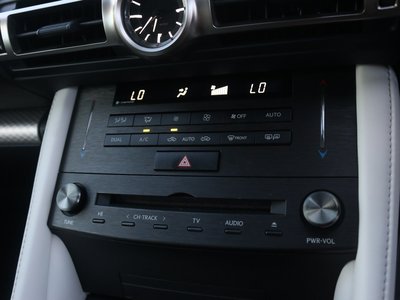 صورة 41 لـ 2019 Lexus RC