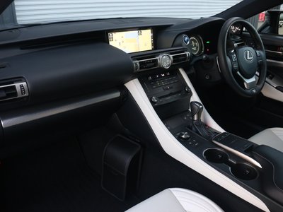 صورة 26 لـ 2019 Lexus RC