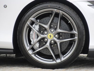 صورة 11 لـ 2026 Ferrari ROMA SPIDER
