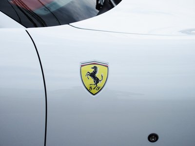 صورة 14 لـ 2026 Ferrari ROMA SPIDER