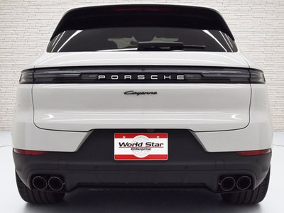 2024 Porsche CAYENNE thumbnail 4