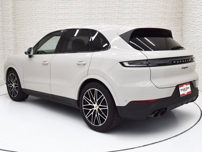 2024 Porsche CAYENNE thumbnail 2