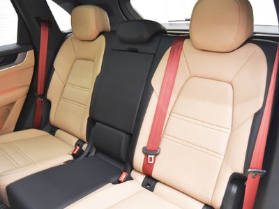 2024 Porsche CAYENNE thumbnail 14