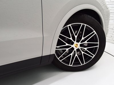 2024 Porsche CAYENNE thumbnail 20