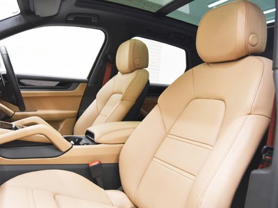 2024 Porsche CAYENNE thumbnail 9