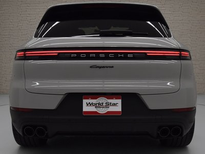 2024 Porsche CAYENNE thumbnail 8