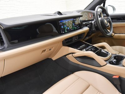 2024 Porsche CAYENNE thumbnail 10