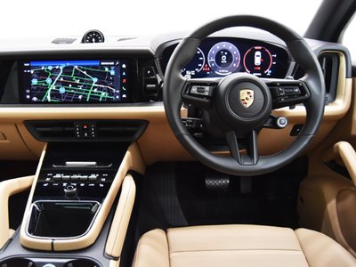 2024 Porsche CAYENNE thumbnail 12