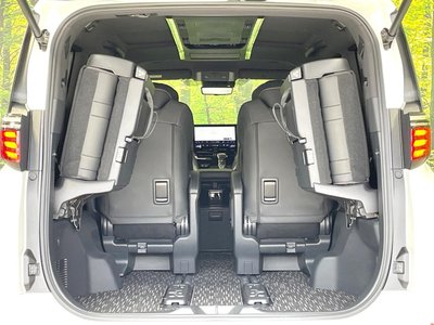 صورة 31 لـ 2024 Toyota ALPHARD