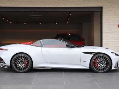 صورة 5 لـ 2024 Aston Martin DBS SUPERLEGGERA VOLANTE
