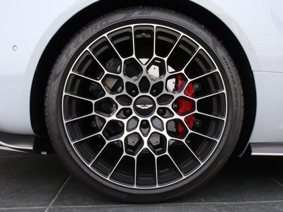 صورة 10 لـ 2024 Aston Martin DBS SUPERLEGGERA VOLANTE