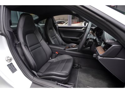 2020 Porsche 911 photo 2