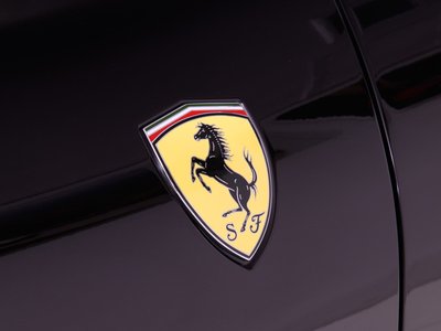 صورة 10 لـ 2026 Ferrari ROMA SPIDER