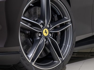 صورة 11 لـ 2026 Ferrari ROMA SPIDER