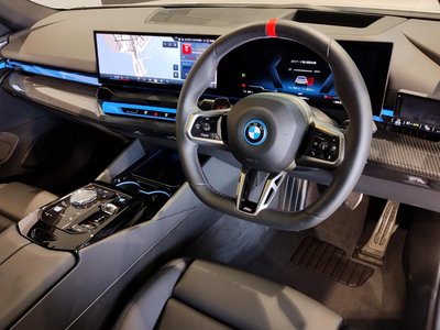 2025 BMW I5 TOURING — фото 11