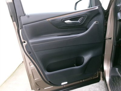 2024 Toyota ALPHARD — фото 13