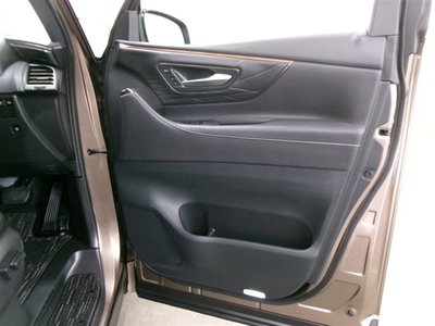 2024 Toyota ALPHARD — фото 12