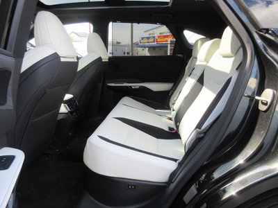 صورة مصغرة 28 لـ 2025 Lexus RX