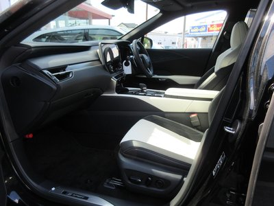 صورة مصغرة 35 لـ 2025 Lexus RX
