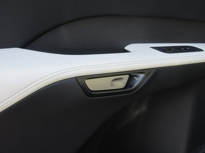 صورة مصغرة 34 لـ 2025 Lexus RX