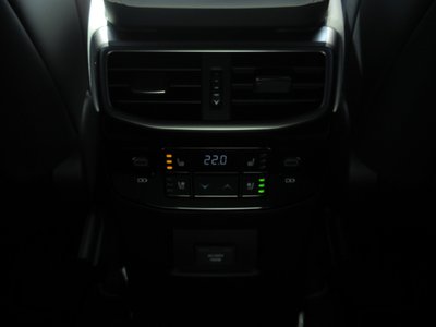 صورة مصغرة 30 لـ 2025 Lexus RX