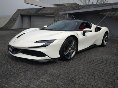 2022 Ferrari SF90 STRADALE 照片 1