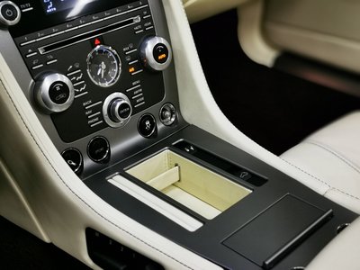 2011 Aston Martin DB9 VOLANTE 照片 16