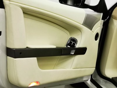 2011 Aston Martin DB9 VOLANTE 照片 7