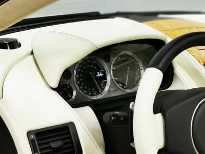 2011 Aston Martin DB9 VOLANTE 照片 10