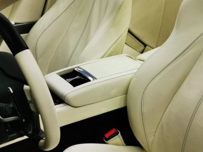 2011 Aston Martin DB9 VOLANTE 照片 19