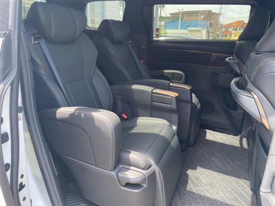 2025 Toyota ALPHARD — фото 26