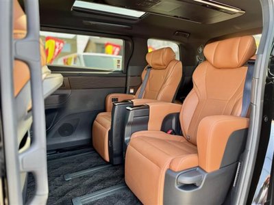 صورة 9 لـ 2025 Toyota VELLFIRE