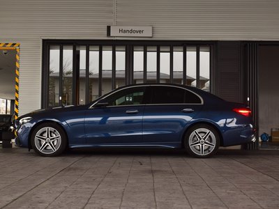 2025 Mercedes-BENZ C-CLASS photo 9