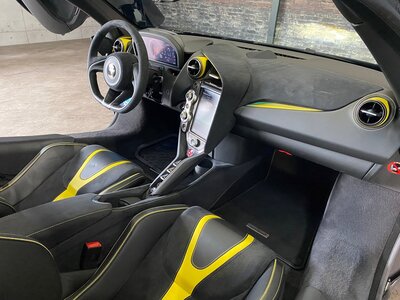 2019 Mclaren 720S thumbnail 38