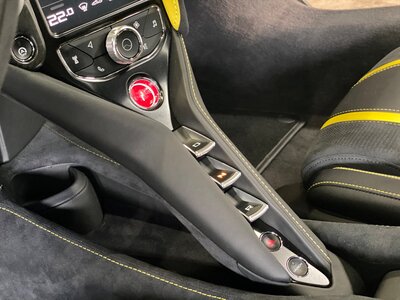 2019 Mclaren 720S thumbnail 31