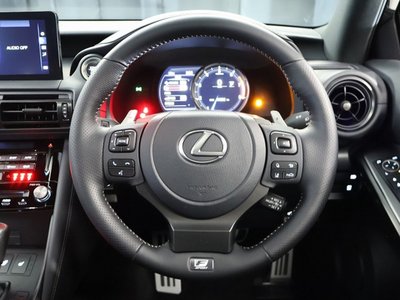 2023 Lexus IS photo 16