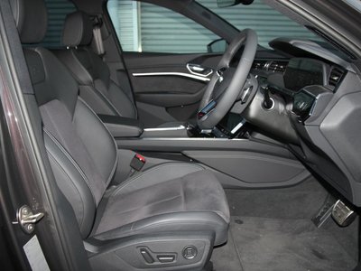 2025 AUDI Q8 E-TRON photo 14