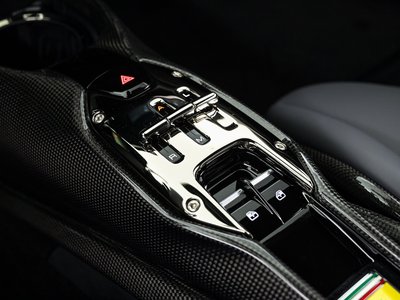 2022 Ferrari SF90 STRADALE — миниатюра 22