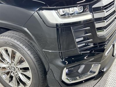 صورة 40 لـ 2023 Toyota LAND CRUISER 300