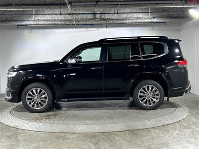 صورة 36 لـ 2023 Toyota LAND CRUISER 300