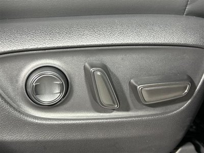 صورة 11 لـ 2023 Toyota LAND CRUISER 300