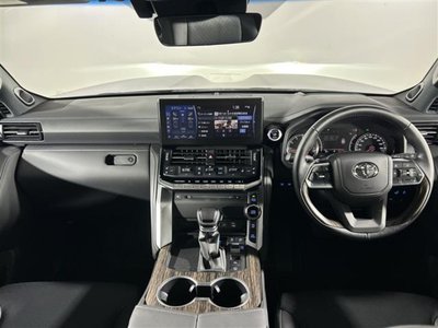 صورة 3 لـ 2023 Toyota LAND CRUISER 300
