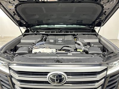 صورة 43 لـ 2023 Toyota LAND CRUISER 300